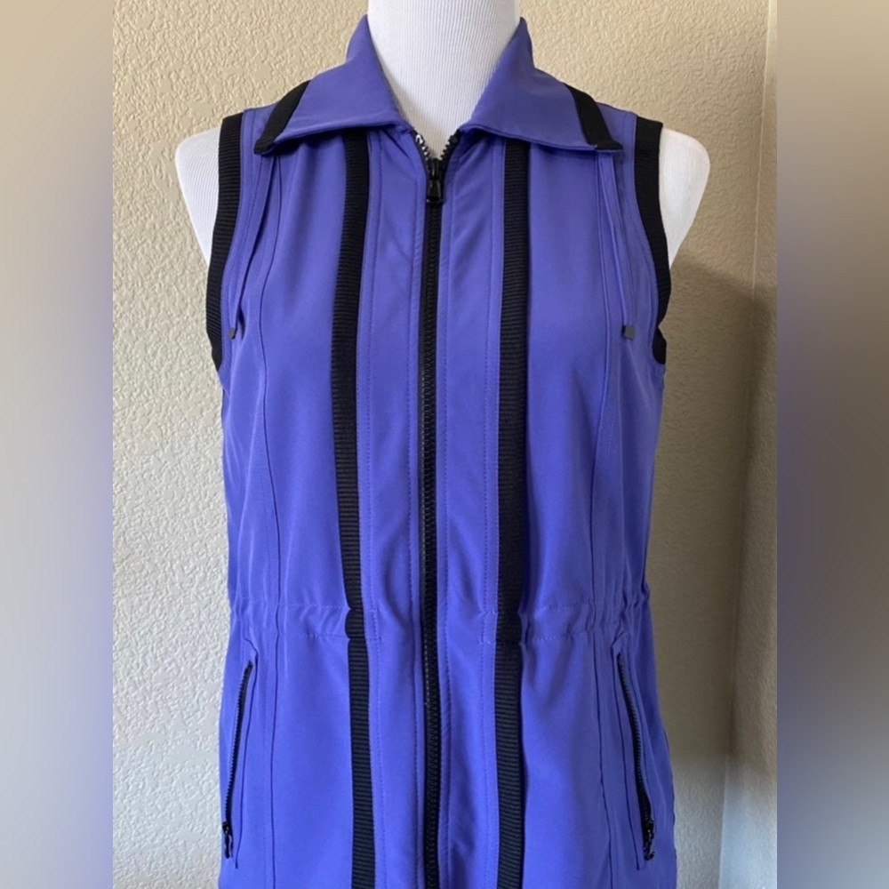 Chicos Zenergy Size 0 Vest Womens Purple Full Zip Lightweight Activewear Dri Fit